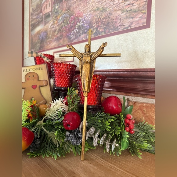 Vintage 1961 Heavy Gold Bronze Jesus Crucifix Religious Cross with Wall Holder - Picture 5 of 6